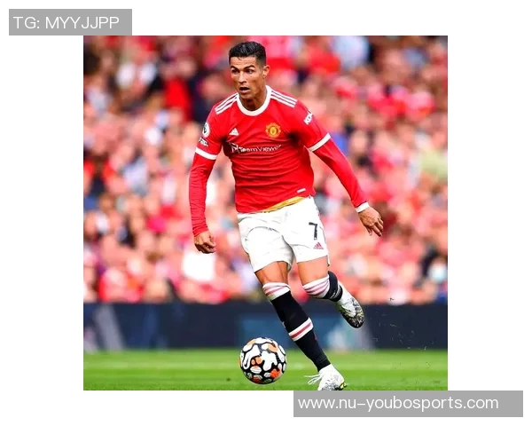 四位足球传奇巨星的巅峰表现与影响力解析